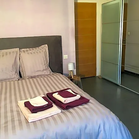 Belle Avec Vue Dans Maison D'architecte Bed and Breakfast Pujaut