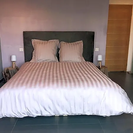 Belle Avec Vue Dans Maison D'architecte Pujaut